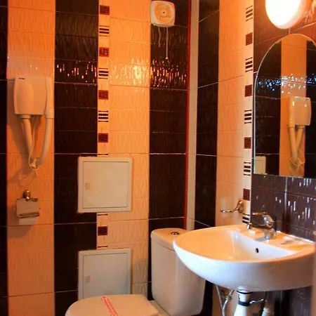 Ryor - Breakfast And Free Parking מלון 3*