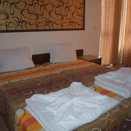 מלון Ryor - Breakfast And Free Parking 3*