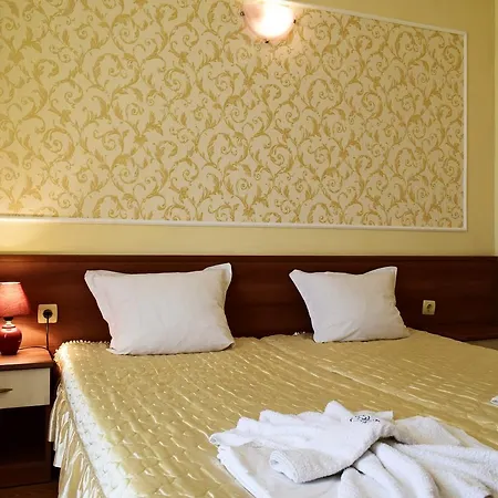 Ryor - Breakfast And Free Parking מלון 3*