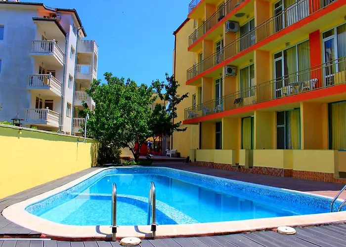 Ryor - Breakfast And Free Parking מלון 3*