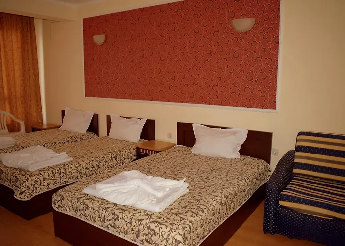 Ryor - Breakfast And Free Parking 3* סאני ביץ'