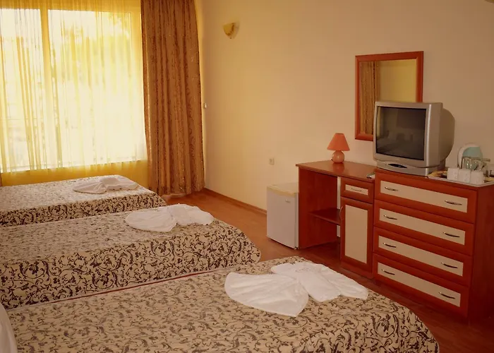 Ryor - Breakfast And Free Parking מלון 3*