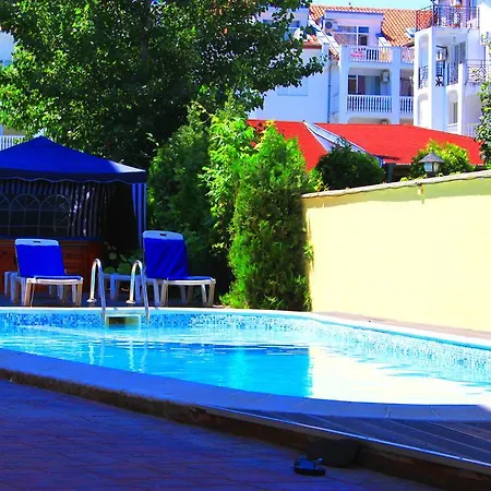 Ryor - Breakfast And Free Parking 3*