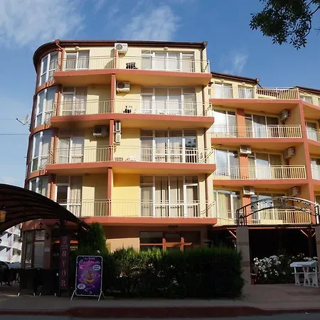 Ryor Hotel - Restaurant & Free Parking