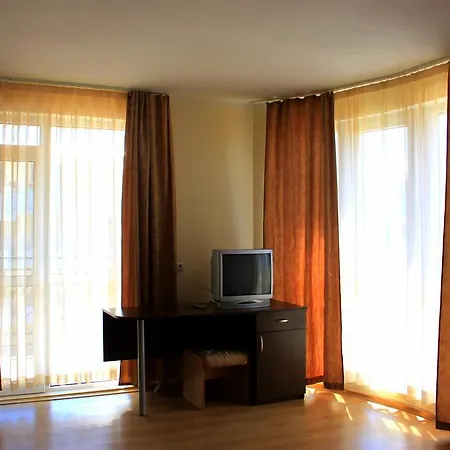 Отель Ryor - Breakfast And Free Parking Солнечный берег