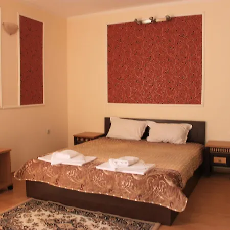 Отель Ryor - Breakfast And Free Parking Солнечный берег