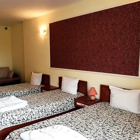 Отель Ryor - Breakfast And Free Parking Солнечный берег