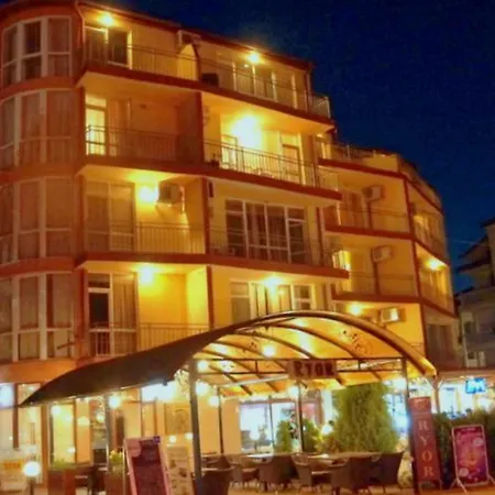 Ryor Hotel - Restaurant & Free Parking 3*