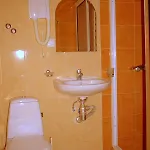 Отель Ryor - Breakfast And Free Parking 3*