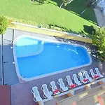 Ryor - Breakfast And Free Parking