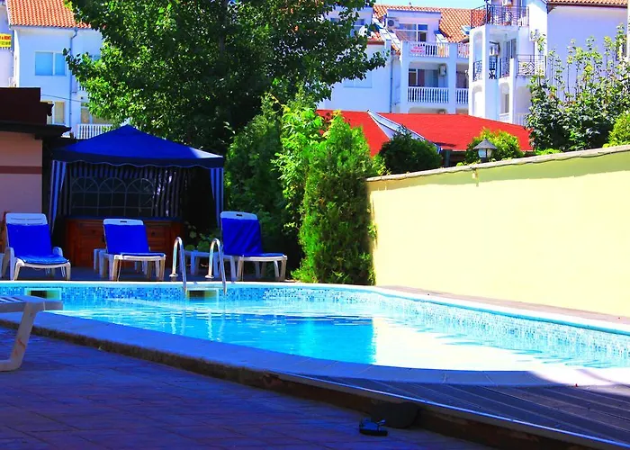 Ryor - Breakfast And Free Parking 3*
