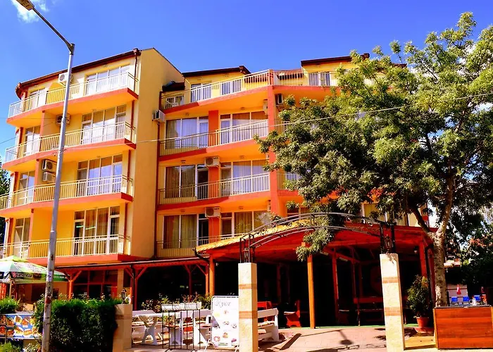 Ryor - Breakfast And Free Parking Hotel 3*