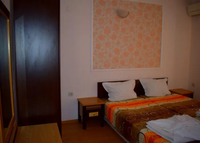 Ryor - Breakfast And Free Parking Sunny Beach